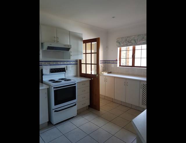 3 BEDROOM SIMPLEX RENTED IN HILLCREST CENTRAL